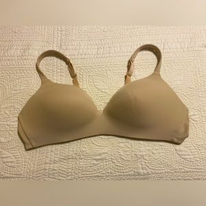 Cacique 46C Wire Free Plunge Bra